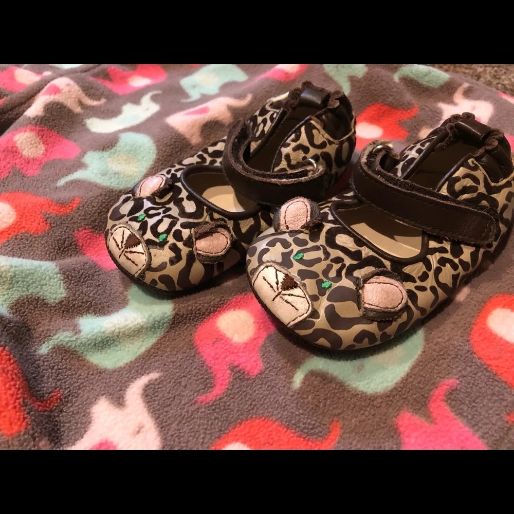 Robeez baby girls 3 leopard animal print leather crib shoes Velcro strap slip on